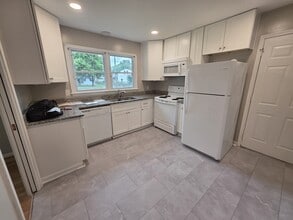 312 Nancy Dr in Hampton, VA - Building Photo - Building Photo