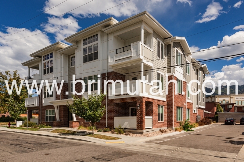 4645 Locust Ln E in Holladay, UT - Foto de edificio