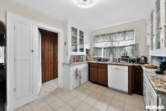 96 Kenwood Ave in Fairfield, CT - Foto de edificio - Building Photo