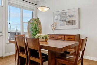 200 Sherwood Sq NW in Calgary, AB - Building Photo - Building Photo