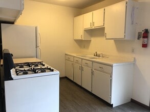 1412 Osborne Rd NE in Fridley, MN - Building Photo - Building Photo