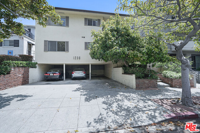 1236 McClellan Dr in Los Angeles, CA - Building Photo - Building Photo