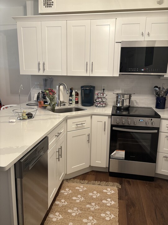 145 Pinckney St, Unit 102 in Boston, MA - Building Photo