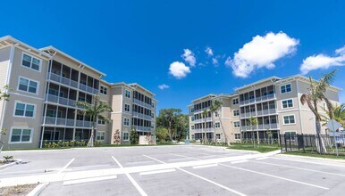 The Reef at Winkler in Ft. Myers, FL - Building Photo - Building Photo