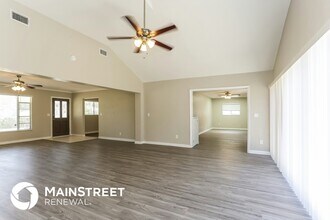 2124 Almeria Way S in St. Petersburg, FL - Building Photo - Building Photo
