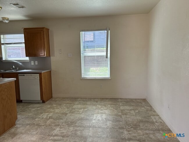 105 W Truman Ave in Copperas Cove, TX - Building Photo - Building Photo