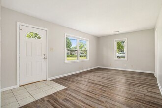 704 Clearview St in Kalamazoo, MI - Building Photo - Building Photo