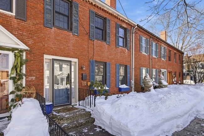 25 Munroe St in Newburyport, MA - Building Photo - Building Photo