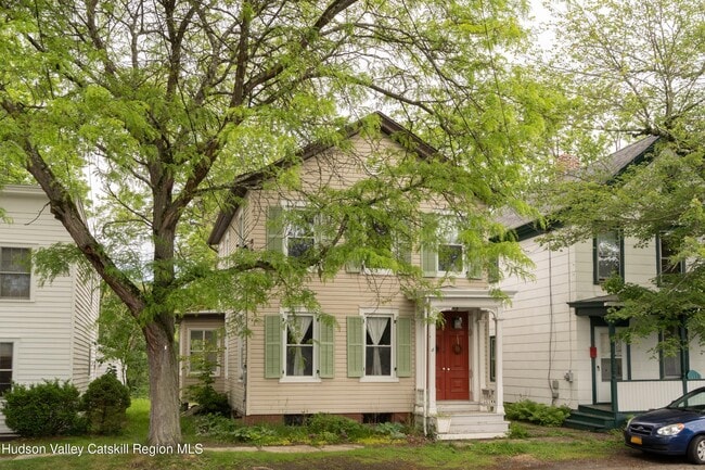 property at 6 N Vernon St