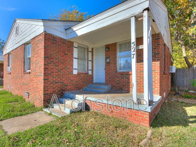 527 E Boeing Dr in Midwest City, OK - Building Photo - Building Photo