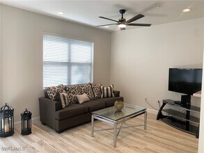 15780 Portofino Springs Blvd in Ft. Myers, FL - Building Photo - Building Photo