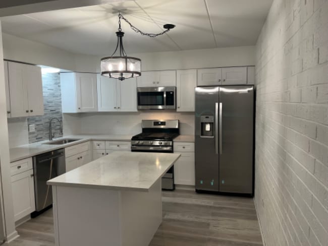 154 E Bailey Rd in Naperville, IL - Building Photo - Building Photo