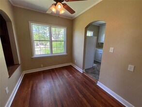 2733 NW 12th St in Oklahoma City, OK - Foto de edificio - Building Photo
