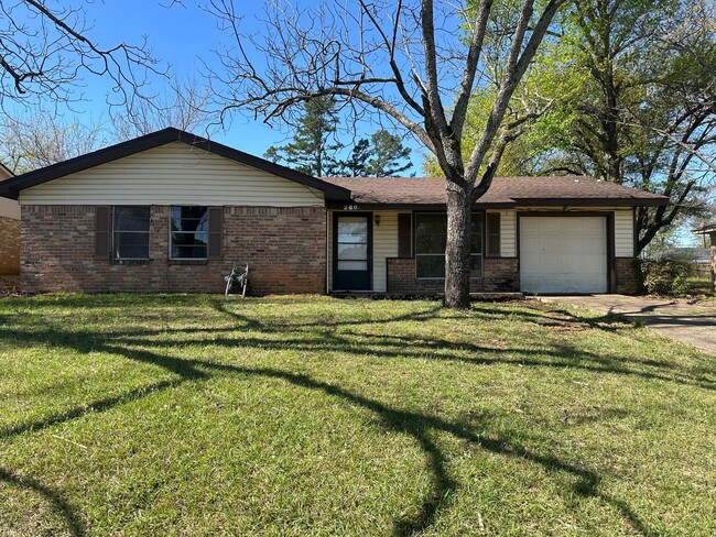 property at 2607 Chelsea Dr