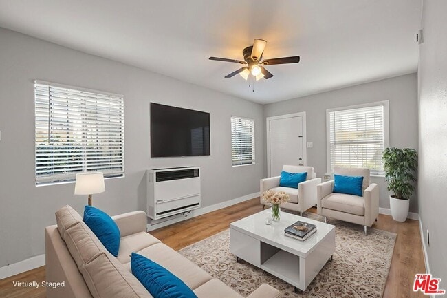 5724 La Mirada Ave in Los Angeles, CA - Building Photo - Building Photo