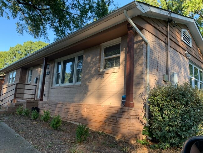 3733 Blandwood Dr in Charlotte, NC - Foto de edificio - Building Photo