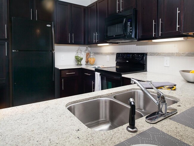 Arches at Glenridge in Sandy Springs, GA - Building Photo - Building Photo