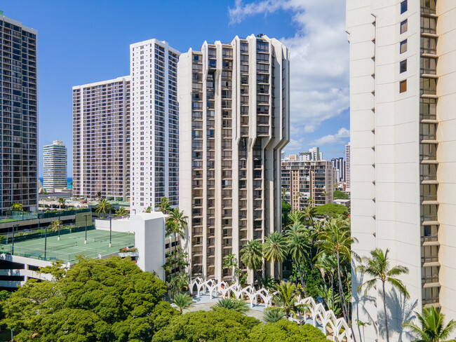 Liliuokalani Gardens in Honolulu, HI - Foto de edificio - Building Photo