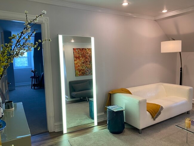 1013 N 63rd St, Unit 3, Unit 3