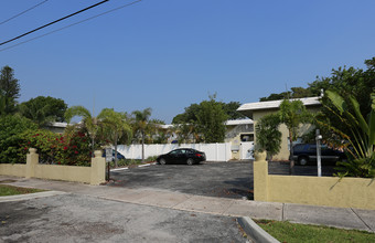 La Siesta in Fort Lauderdale, FL - Foto de edificio - Building Photo