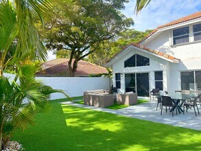 2252 NW 53rd St in Boca Raton, FL - Building Photo - Building Photo