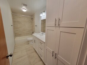 1209 Alexander Ave in Streamwood, IL - Building Photo - Building Photo