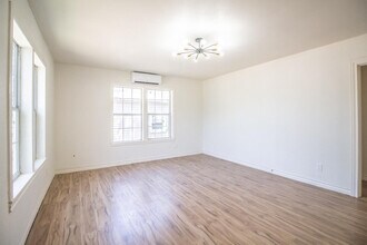 1911 44th St in Lubbock, TX - Building Photo - Building Photo