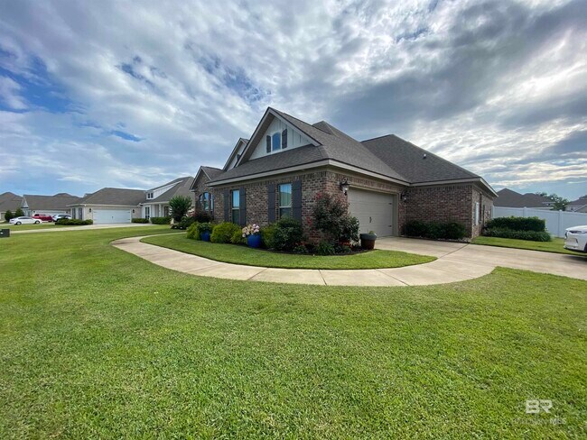 10722 Secretariat Blvd in Daphne, AL - Building Photo - Building Photo