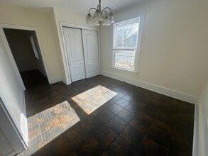 243 W Pine St in Grove City, PA - Building Photo - Building Photo