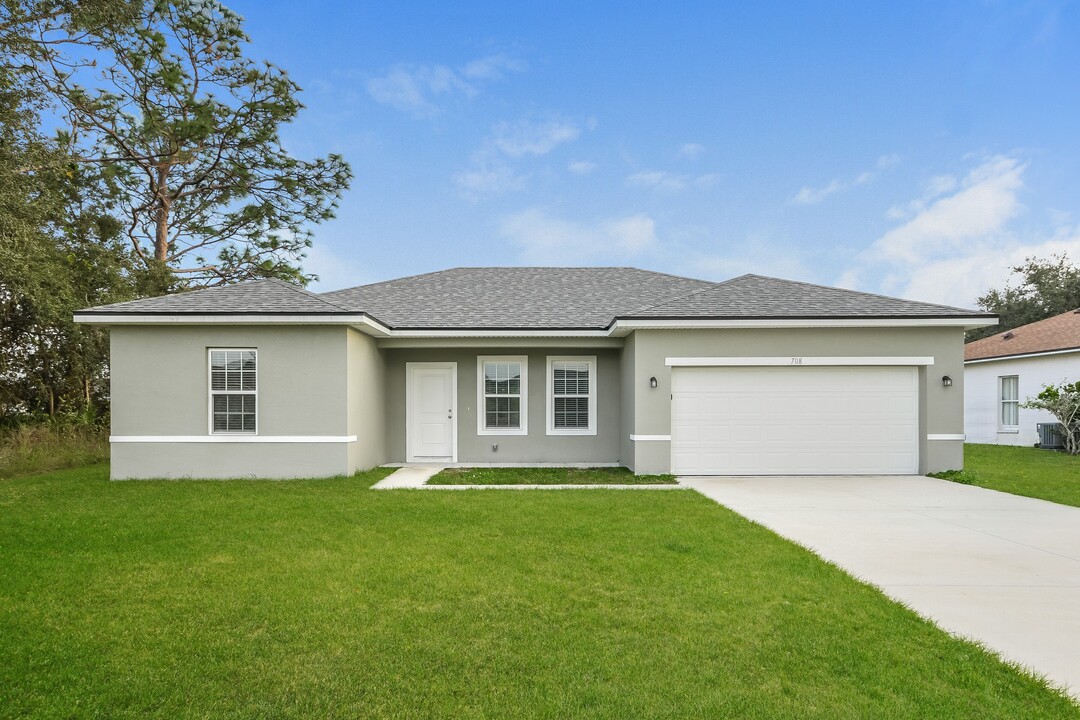 708 Martin Ln in Kissimmee, FL - Building Photo