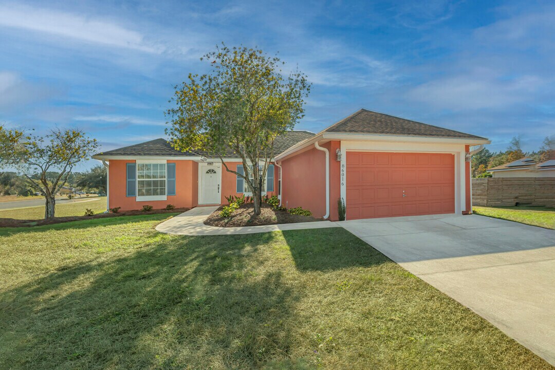 86016 Graham Court in Yulee, FL - Building Photo