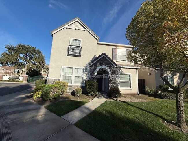 property at 10628 Siskiyou Ln