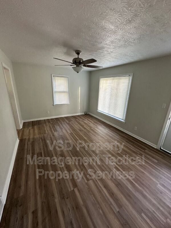 12304 Kirton Ave in Cleveland, OH - Foto de edificio - Building Photo