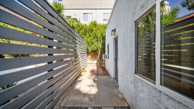 9016 Harratt St in West Hollywood, CA - Building Photo - Building Photo