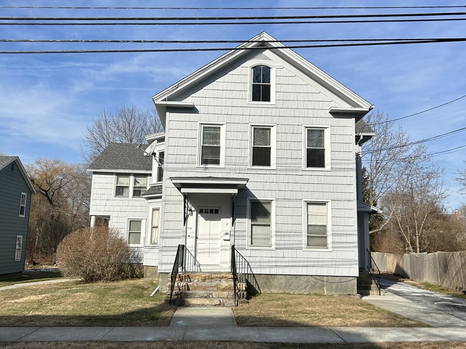 110 Boston St in Guilford, CT - Building Photo