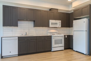 Pleasant Grove Apartments in Roseville, CA - Building Photo