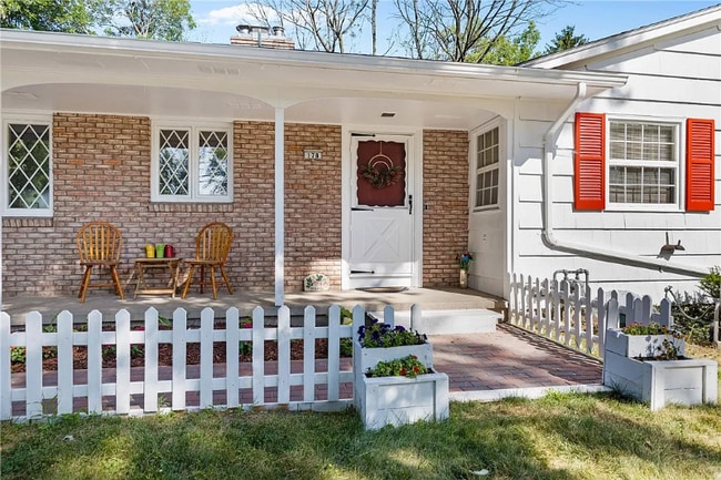 178 S Main St in Pittsford, NY - Foto de edificio - Building Photo