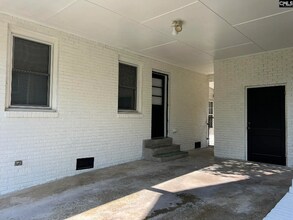 3042 Beechaven Rd in Columbia, SC - Foto de edificio - Building Photo