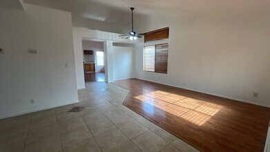 2121 Beechwood St in Lancaster, CA - Building Photo - Building Photo