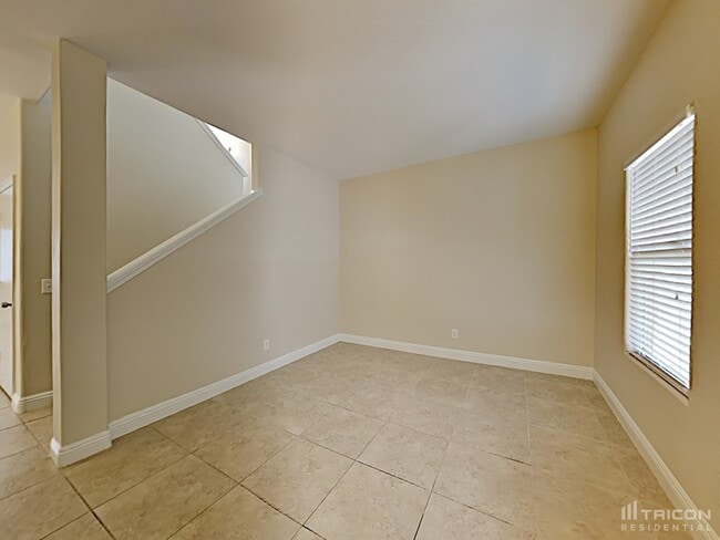 2405 N 92nd Ln in Phoenix, AZ - Building Photo - Building Photo