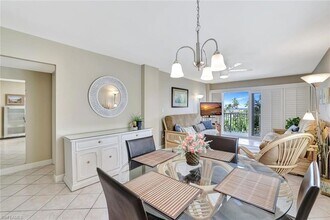1300 Gulf Shore Blvd N, Unit 410 in Naples, FL - Building Photo - Building Photo