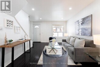 106 Willow Ave in Toronto, ON - Building Photo - Building Photo