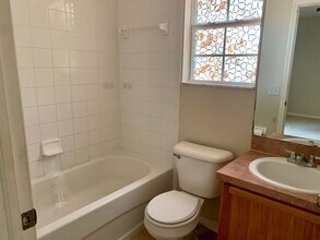 7846 Bristol Park Dr in Apollo Beach, FL - Building Photo - Building Photo