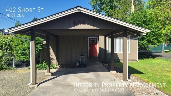 402 Short St in Grants Pass, OR - Building Photo - Building Photo