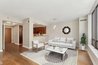 600 N Lake Shore Dr, Unit 3610 in Chicago, IL - Building Photo - Building Photo