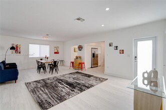 7528 Buccaneer Ave in North Bay Village, FL - Building Photo - Building Photo