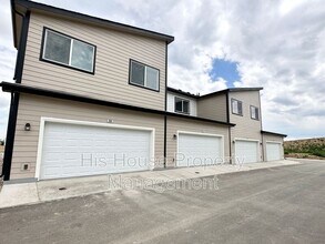 3912 Canoe St in Evans, CO - Building Photo - Building Photo