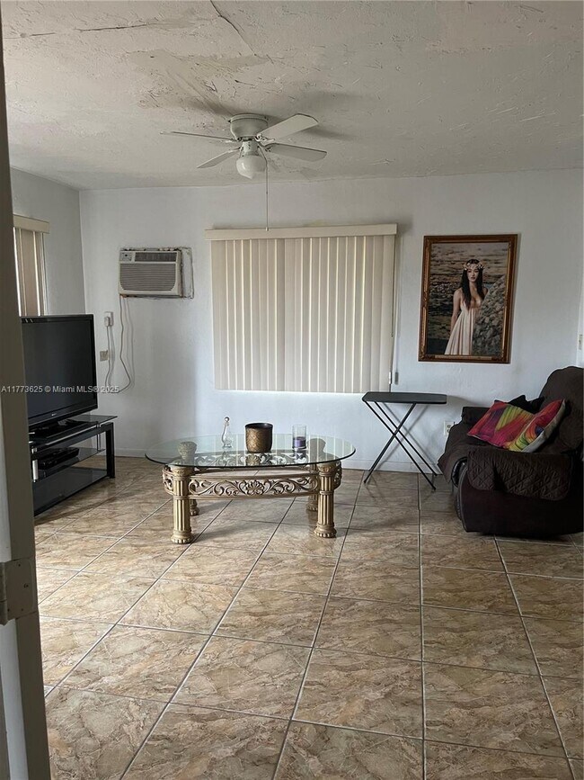 17425 NW 22nd Ave in Miami Gardens, FL - Building Photo - Building Photo