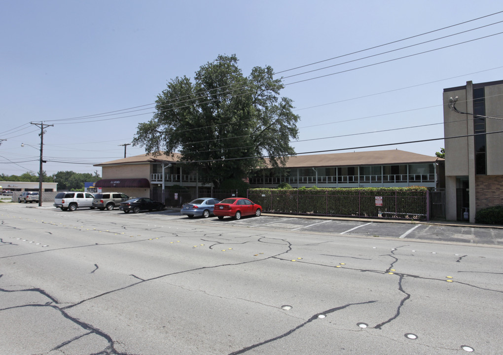 La Sierra (old) in North Richland Hills, TX - Building Photo