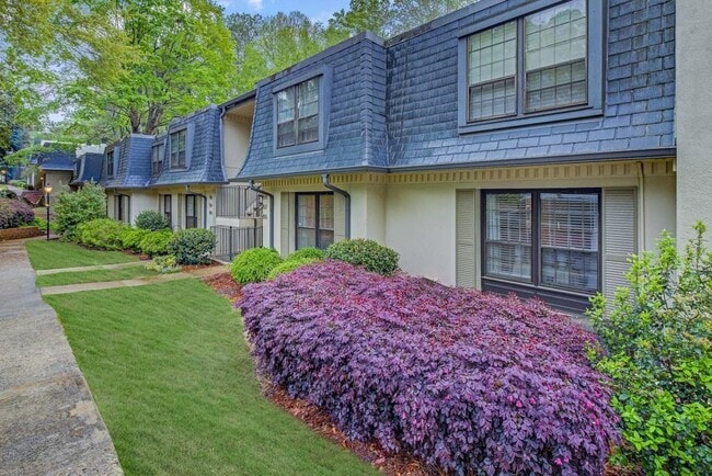 property at 157 Maribeau Square NW